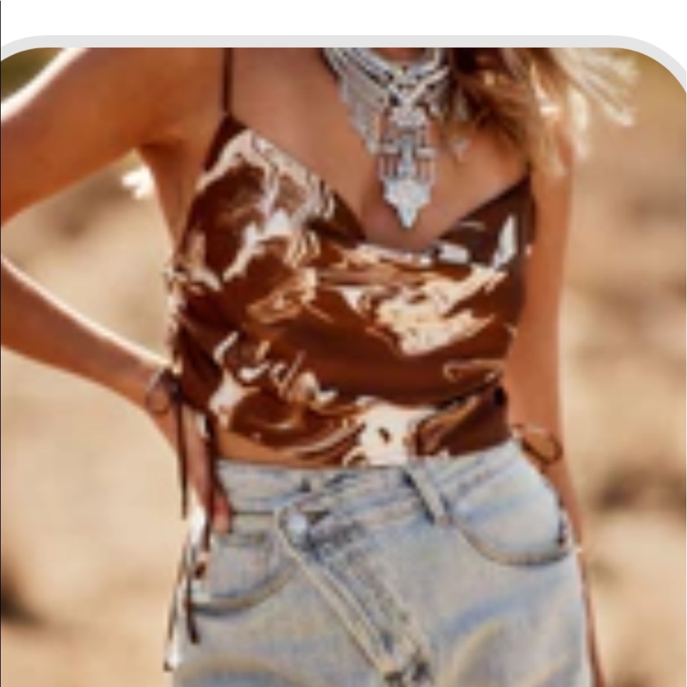 Brown and ivory swirl detailed top